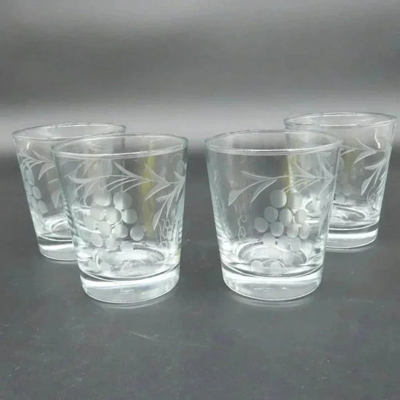 Anchor Hocking Grape Etched Mid-Century Low-Ball Glassware Set of 4 - Picture 1 of 5